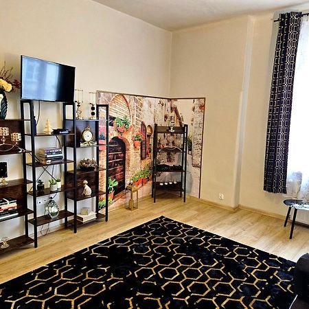 Sara -Mikolajska - Rynek - Netflix Hydromassage Appartement Krakau Buitenkant foto