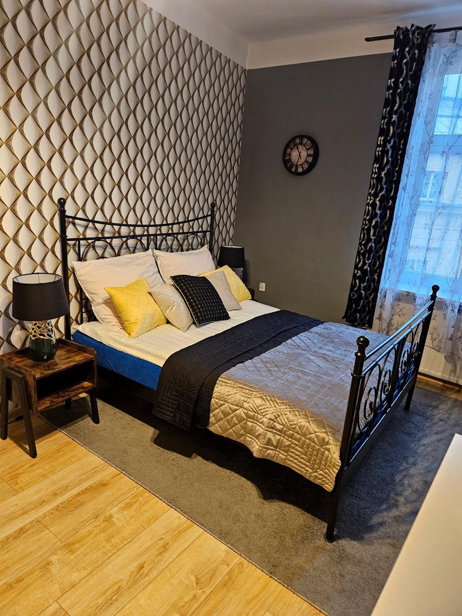 Sara -Mikolajska - Rynek - Netflix Hydromassage Appartement Krakau Buitenkant foto