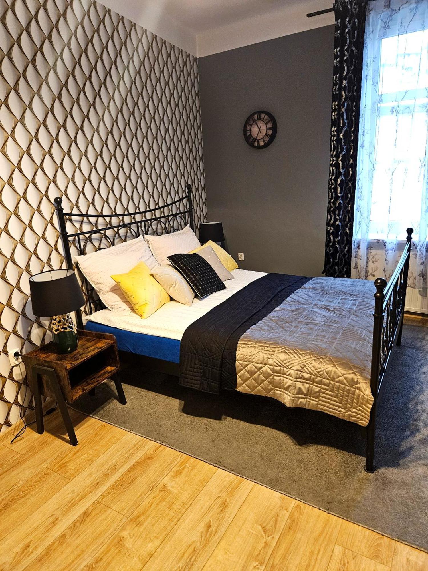 Sara -Mikolajska - Rynek - Netflix Hydromassage Appartement Krakau Buitenkant foto