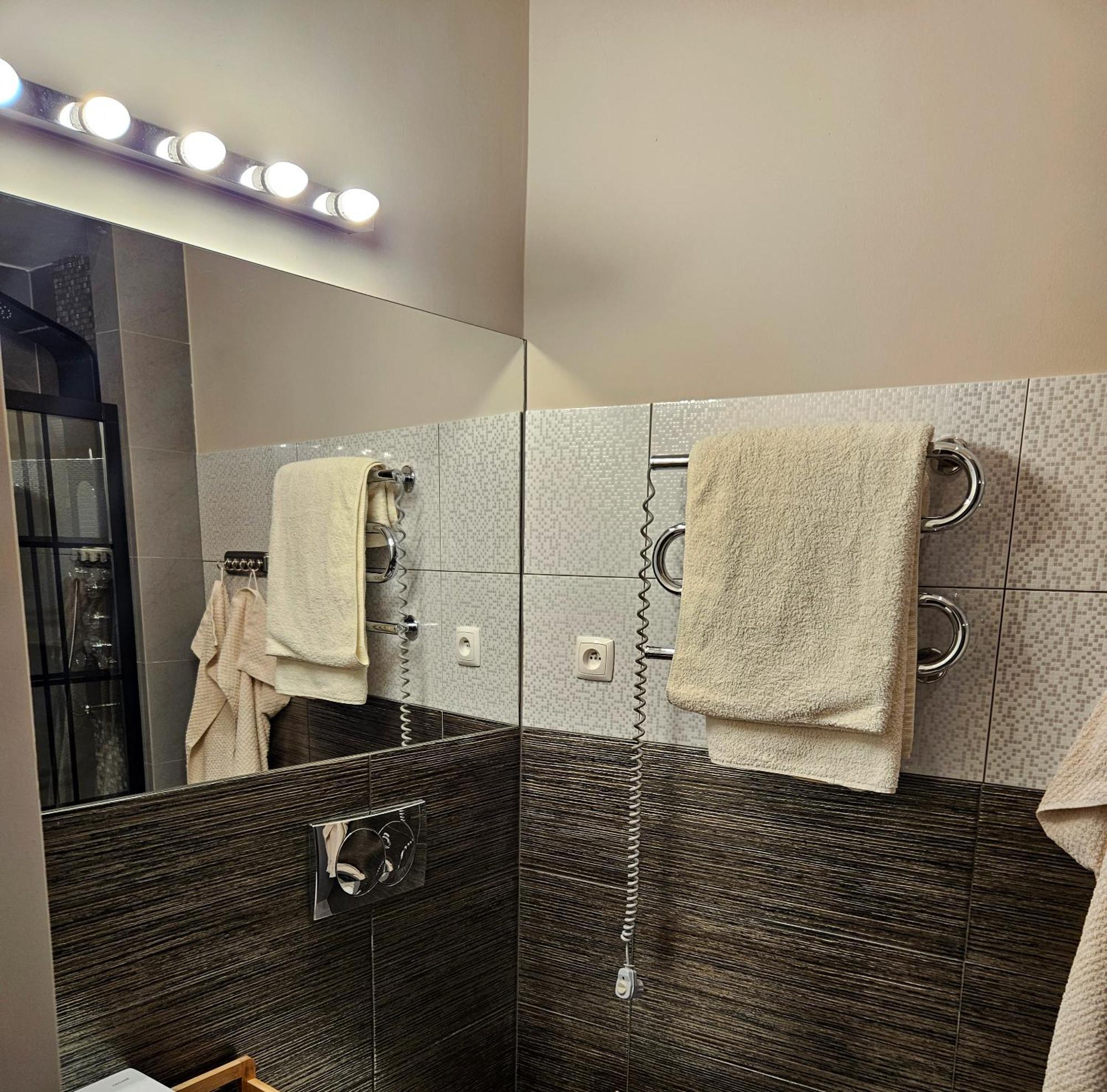 Sara -Mikolajska - Rynek - Netflix Hydromassage Appartement Krakau Buitenkant foto